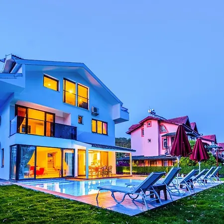 Вилла Infinity Lily 2 *