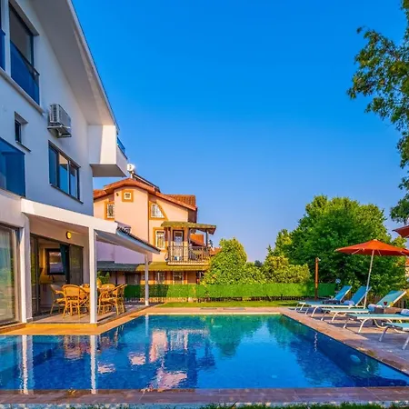 ヴィラ Infinity Lily 2 *